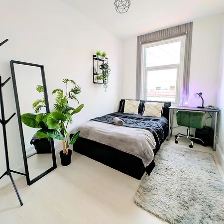 Modern Serviced Studio In London